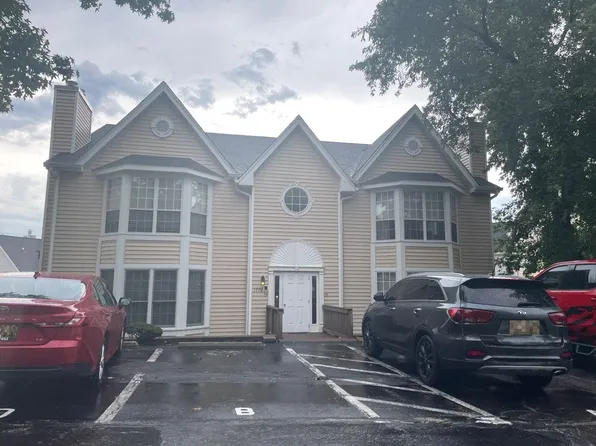 1508 Whispering Creek Dr APT C, Ballwin, MO 63021
