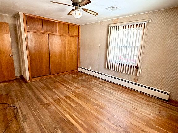 5th image of 121 Mallowhill Rd