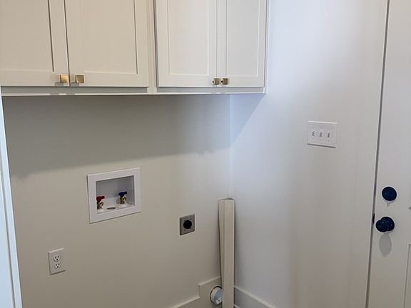 4th image of 35 Kencindot St