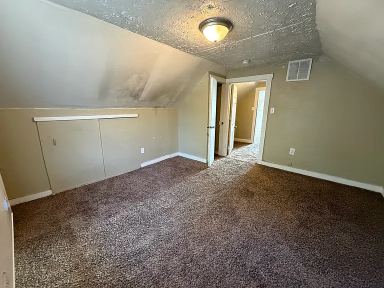 1490 Indianola Ave #1 — Photo 16