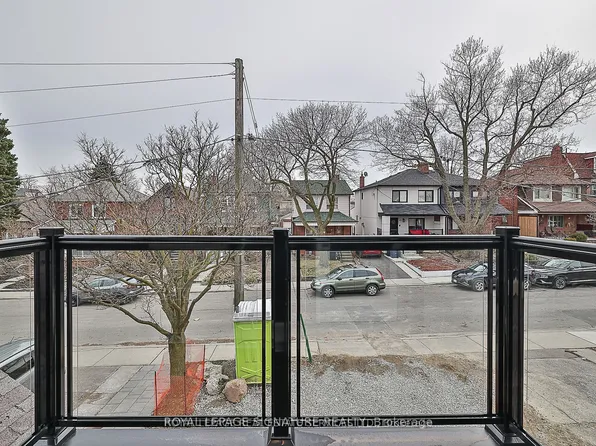 60 Belvidere Ave #2, Toronto, ON M6C 1P6