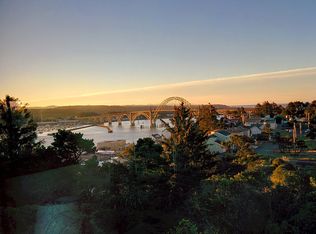 1140 SW Abbey St, Newport, OR 97365