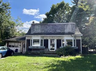 42 Lyon Rd, Waldwick, NJ 07463