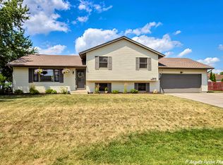 9614 Marci Ln, Hebron, IL