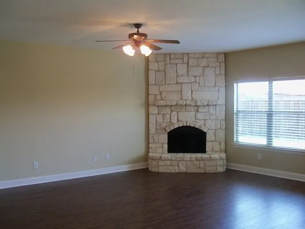 1009 Atlanta Dr — Photo 4
