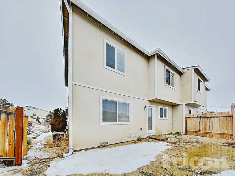 8818 Sunset Breeze Dr — Photo 14