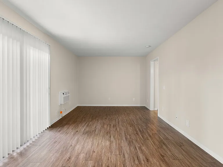 Melrose Manor Apartments - Riverside, CA — Photo 53