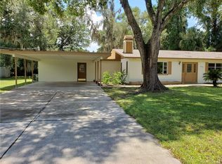 9520 W Plantation Ln, Crystal River, FL 34429