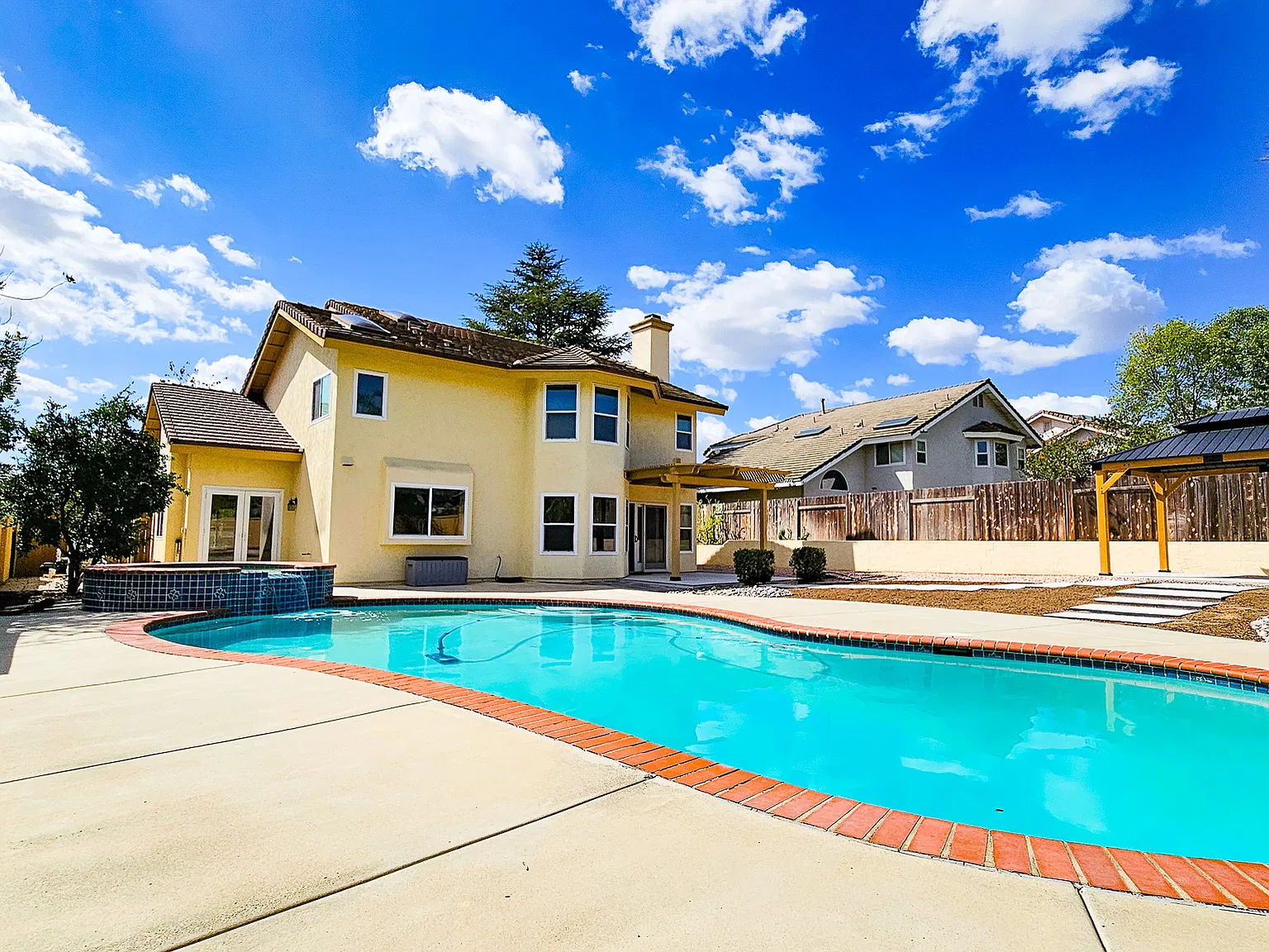 4 bed, 2550 sqft, $5,695 — Photo 1