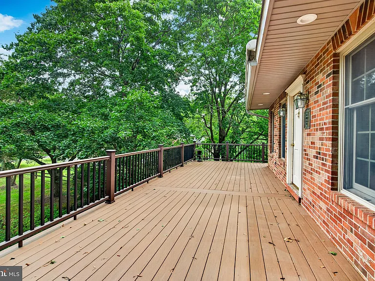 42 Kitty Ln — Photo 11