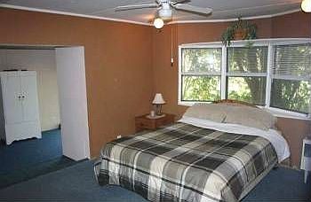 2nd image of 5647 Rogers Ave