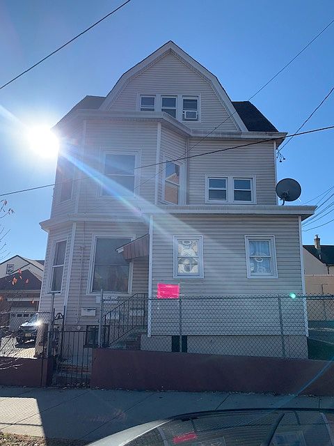 Exterior
parking to the left for additional fee