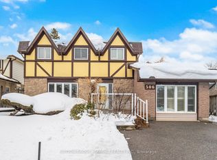 506 Petticoat Ln, Pickering, ON L1W 3J1