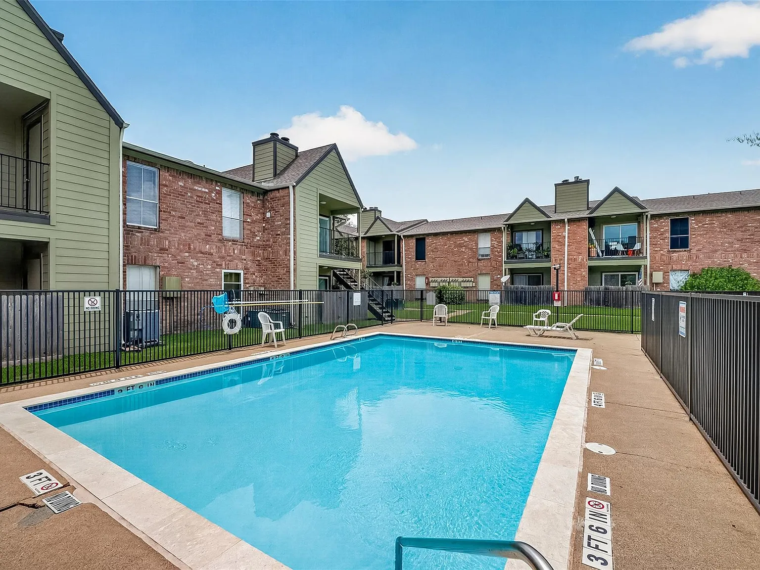 1 bed, 1.0 bath, 656 sqft, $1,040 — Photo 4
