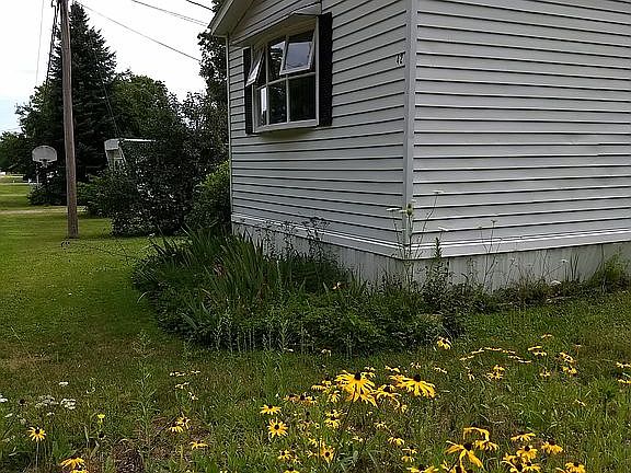 3rd image of 42 Nichols Ln