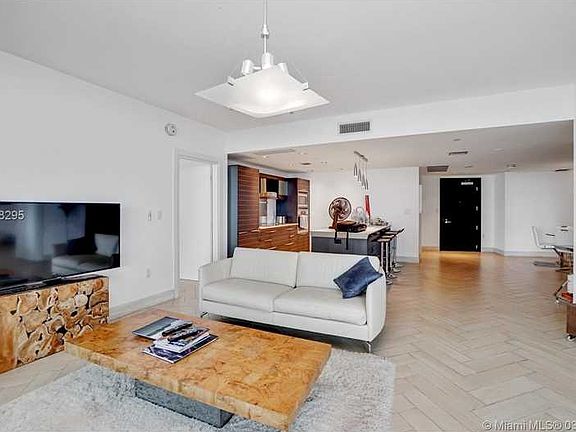 3rd image of 200 Biscayne Blvd Way APT 4208