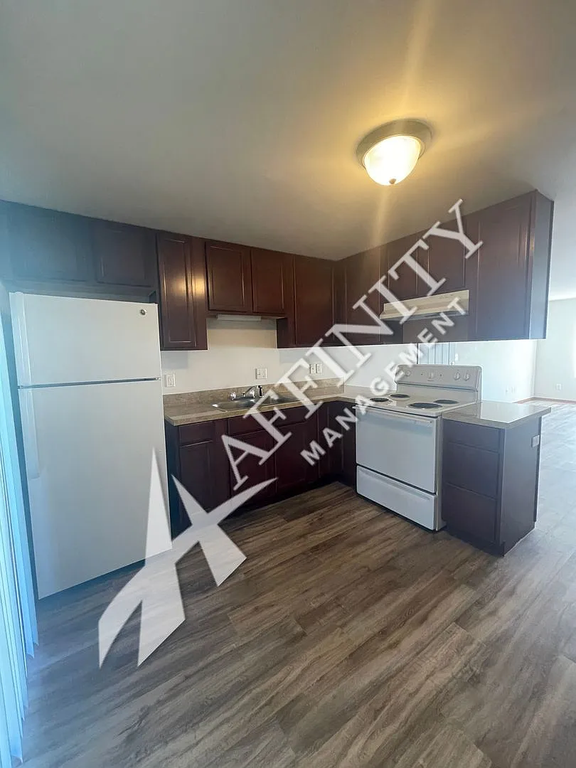 Rainier Vista — Photo 1
