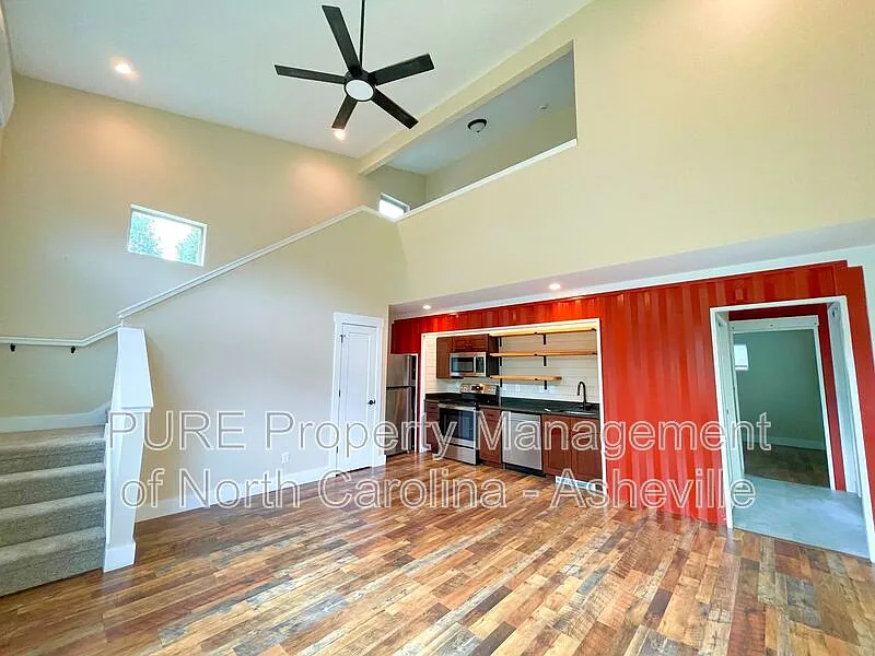 3 bed, 2.5 bath, 1218 sqft, $1,975 — Photo 2