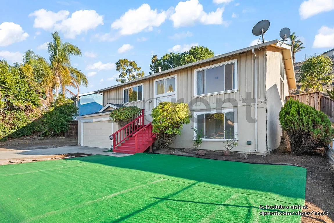 4 bed, 2000 sqft, $4,725 — Photo 2