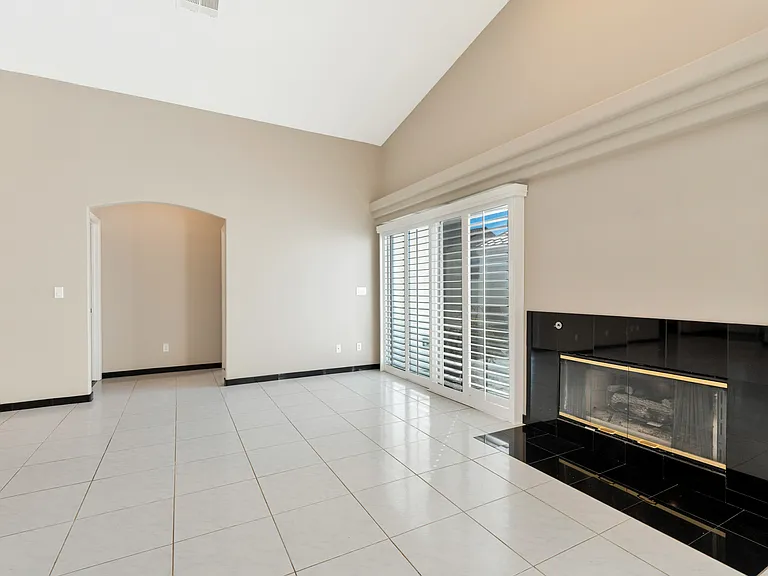 5049 Forest Oaks Dr — Photo 17