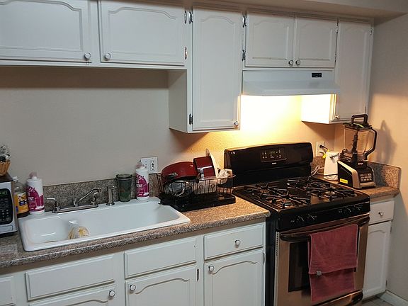 4th image of 532 W 101st St