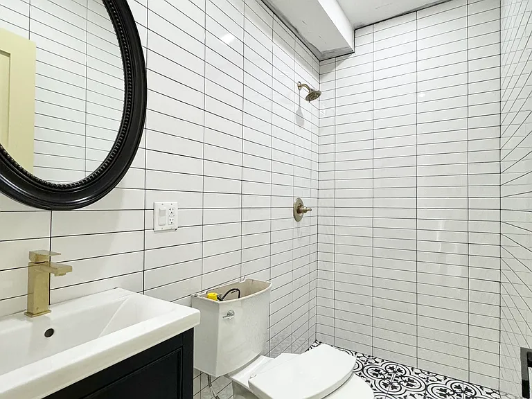 1351 Hancock St #3A — Photo 7