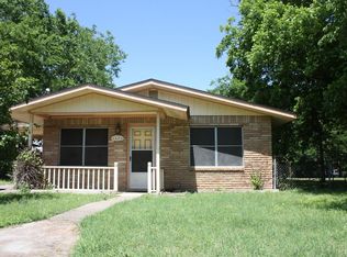 2802 Nichols St, Kerrville, TX 78028