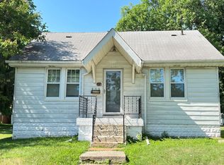 133 N 30th St, Belleville, IL 62226