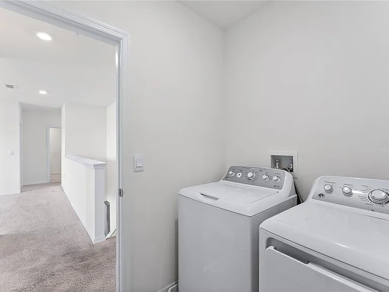 5038 Foxglove Cir — Photo 39