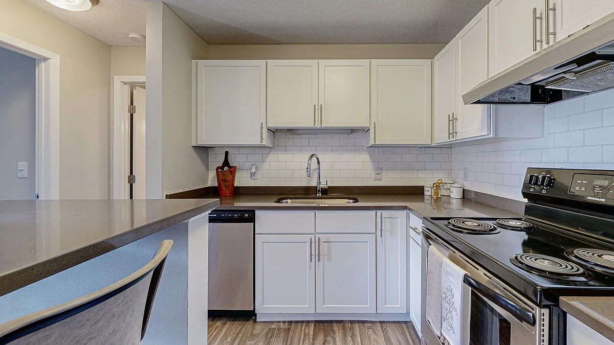 Building Photo - Audenn Apartments