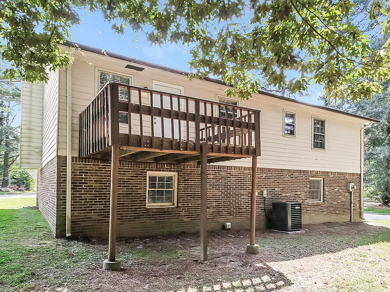 80 Belmont Park Ln — Photo 17