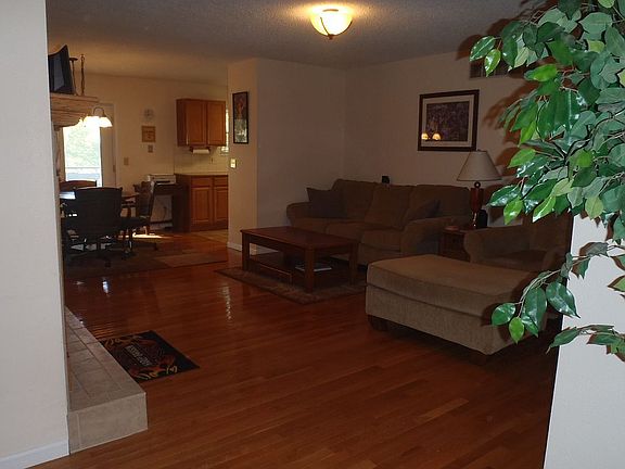 3rd image of 6457 NW 70th St