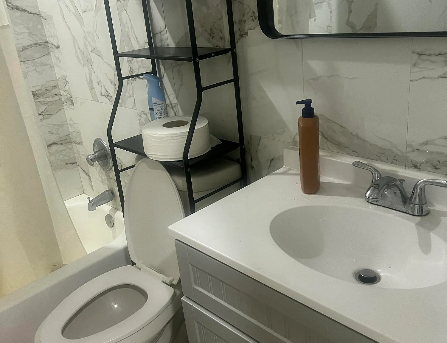 3 bed, 2.0 bath, 1512 sqft, $3,300 — Photo 2