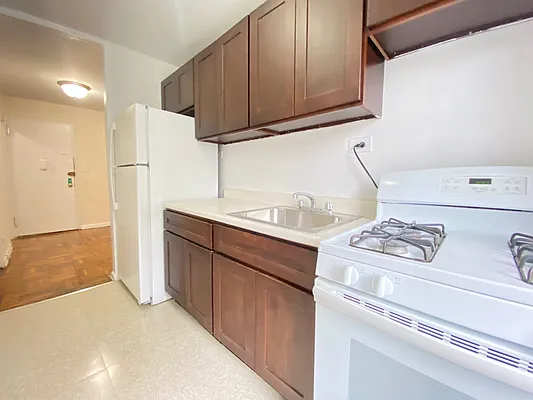 Rented by Contact Realty | media 17