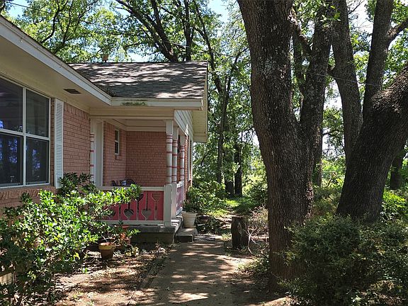 3rd image of 610 N Fm Rd #1389