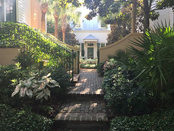 Street View of Courtyard