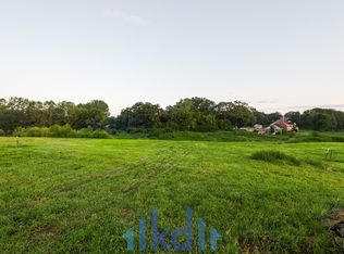 5815 Rose Cir, Des Moines, IA 50321