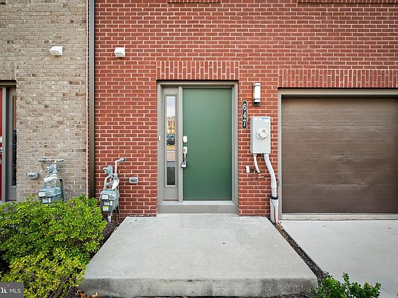 5th image of 647 Mozart Way