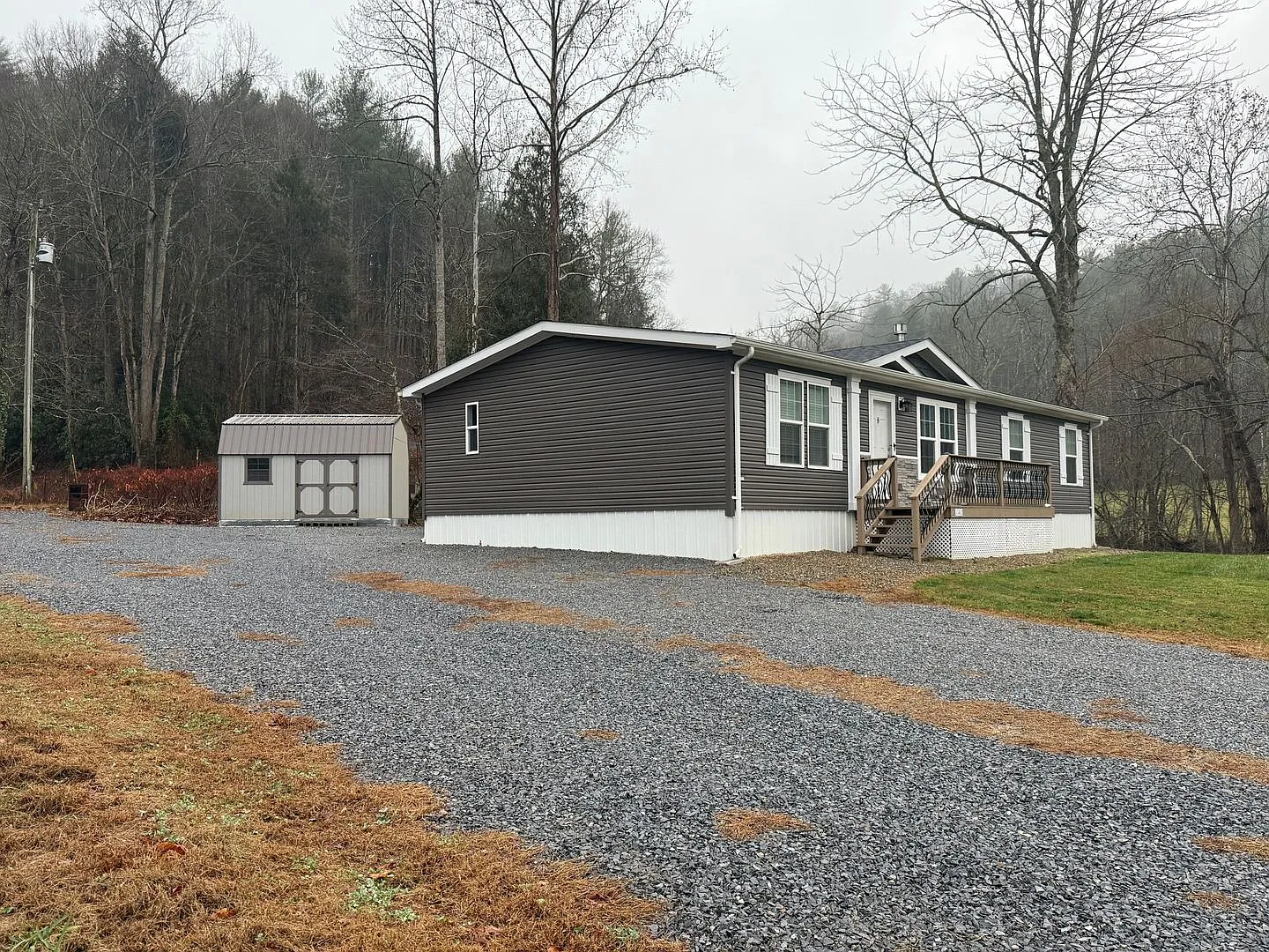 Quiet furnished retreat located in Erwin- Available NOW! — Photo 2
