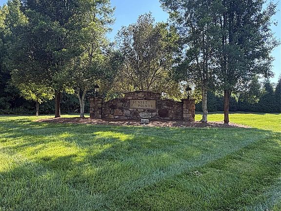 5th image of 621 Sunset Pointe Dr