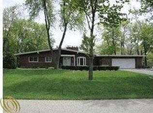 287 Holmur Dr, Waterford, MI 48327