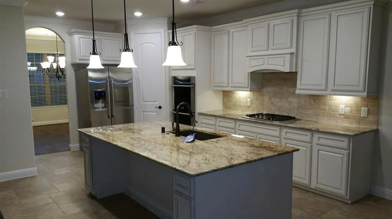 5 bed, 3.5 bath, 3674 sqft, $4,200 — Photo 3