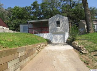 3316 Ernst St, Omaha, NE 68112