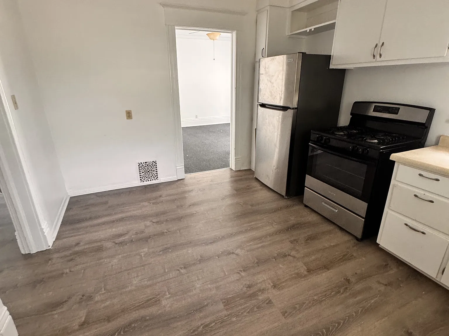 1432 Hayes Avenue - 2 — Photo 2