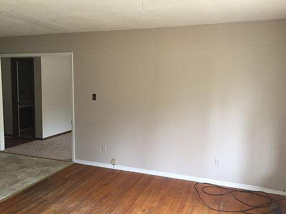 2nd image of 1816 Canterbury Dr