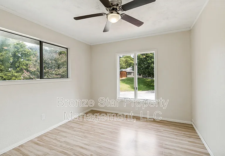 4710 Fallon Pl — Photo 17