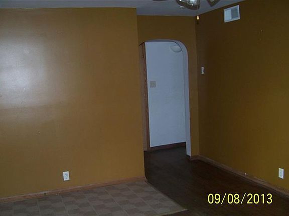 5th image of 3242 N Lake Park Ave