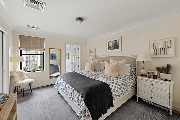 Sold by Compass | media 4