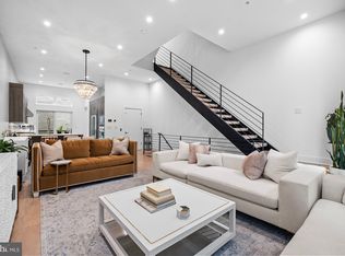 104 Black Horse Aly, Philadelphia, PA 19106