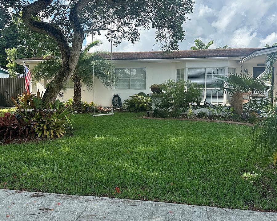 2nd image of 14500 SW 85th St